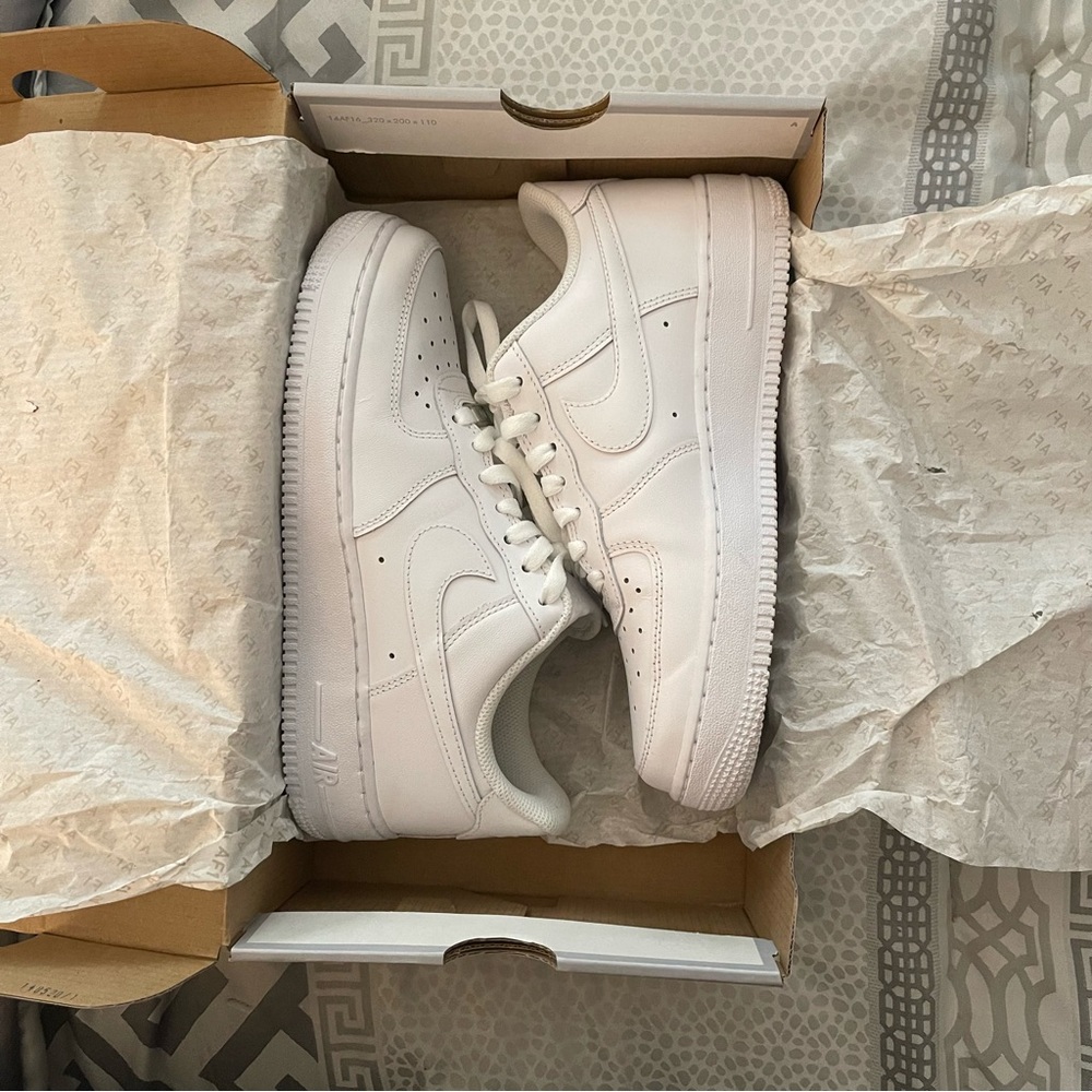 Women’s Nike Air Force 1 ‘07